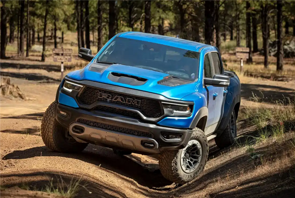 24小时内订单破万!道奇RAM 1500 TRX将于2026年回归:重搭V8发动机