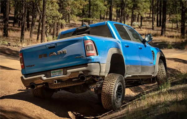 24小时内订单破万!道奇RAM 1500 TRX将于2026年回归:重搭V8发动机