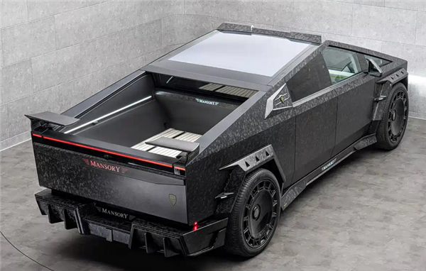 知名改装厂玛莎锐打造！特斯拉Cybertruck秒变“碳纤维超跑”