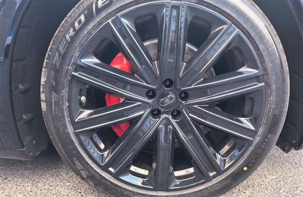 车标装上了!新款智界R7实车曝光:全黑化贼帅