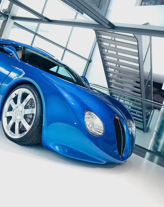 尘封20年重见天日!布加迪18缸猛兽公开亮相