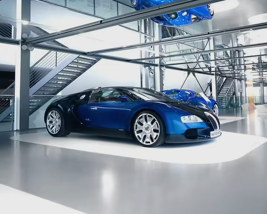 尘封20年重见天日!布加迪18缸猛兽公开亮相