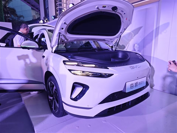 满油满电续航超1600km 比亚迪全新海狮06上市:13.98万起