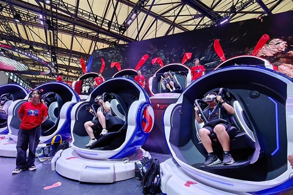 “全芯热爱”燃爆CJ!骁龙携小米等十大伙伴上演科技狂欢