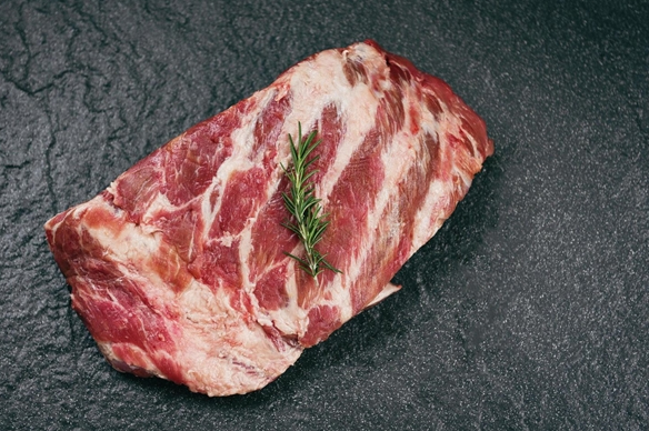 男子吃猪肉刺身30多年确诊脑膜炎 感染猪链球菌高烧不退