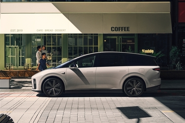 一条评论引发两家高管对峙!吐槽i8不如L90的网友竟是理想车主