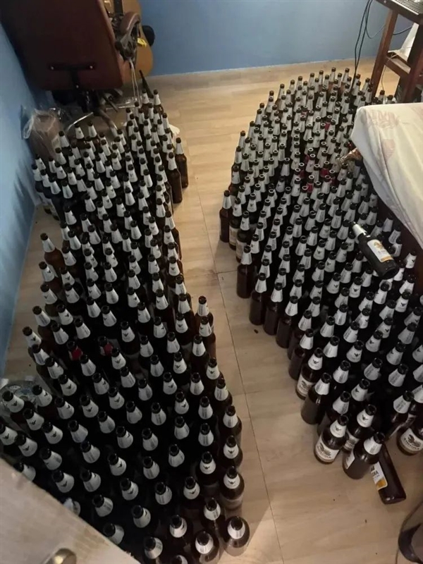 泰国一男子一个月不吃饭 仅靠“液体面包”度日：家中暴毙