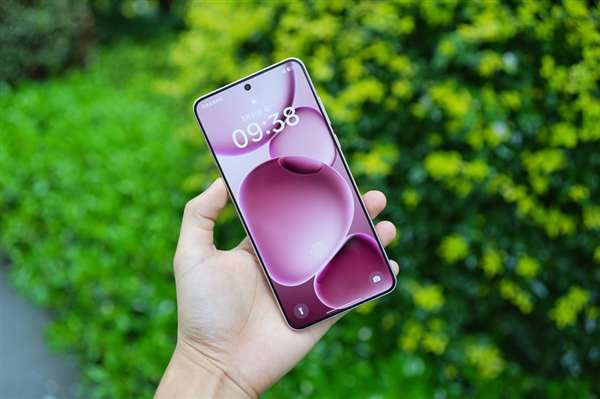 OPPO Find X9 Ultra曝光：首款骁龙8 Elite 2双潜望旗舰