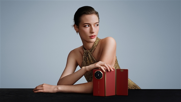 曝华为全新三折叠屏即将迈入无卡时代：支持eSIM