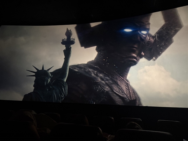 神奇四侠力压超人