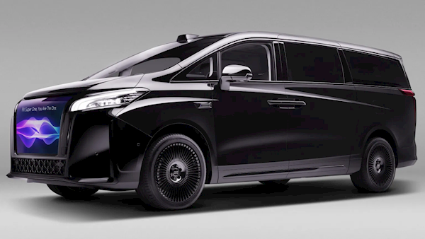 贾跃亭的新车发布视频被曝车头是P的 网友：真能糊弄啊