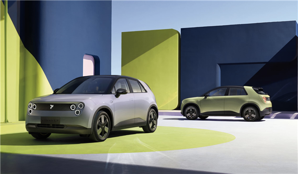 蔚来子品牌萤火虫第10000辆萤火虫正式交付！11.98万元起