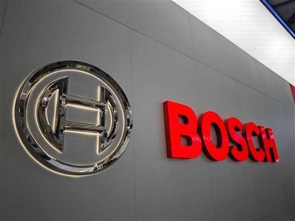 博世高管呼吁车企向特斯拉学习：智驾绝对不能免费 免费会带来灾难