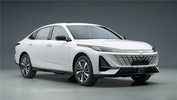 燃油插混两种动力！新款长安逸动即将下线：现款7.29万元起