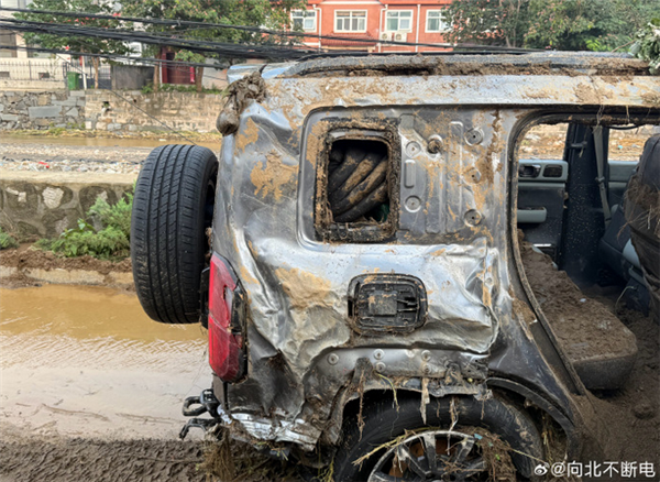 A柱零变形+全程通电!比亚迪方程豹灾区救援实车曝光