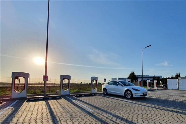 中国石化“科普”电车跑高速后不能立即充电 博主:一本正经胡说八道