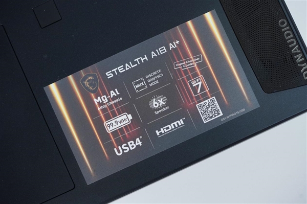 RTX 5090+4K MiniLED屏!微星绝影18 AI+锐龙版2025图赏