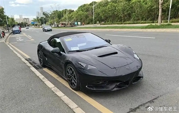 比亚迪全新超跑腾势Z曝光:敞篷、硬顶版本全都有