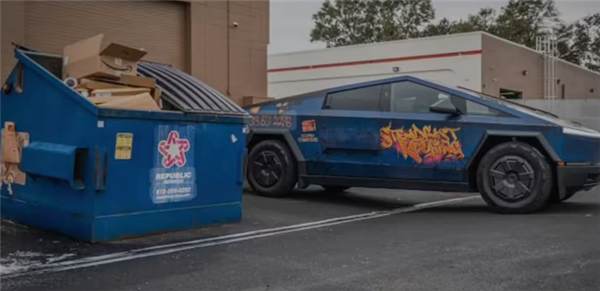 特斯拉创始人开喷马斯克:放弃2.5万平民车 却造垃圾桶皮卡