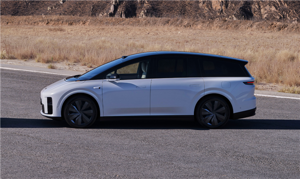 理想首款纯电SUV来了！理想i8正式上市：32.18万元起