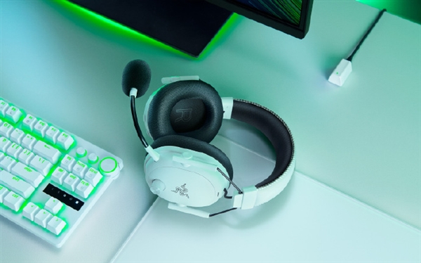 1999元 雷蛇旋风黑鲨V3专业版头戴耳机发布 无线也0延迟