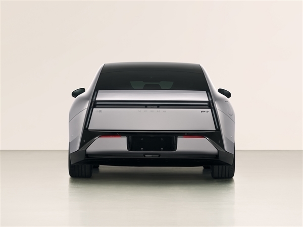 外观比肩日产GT-R!全新小鹏P7定档8月6日中国首秀