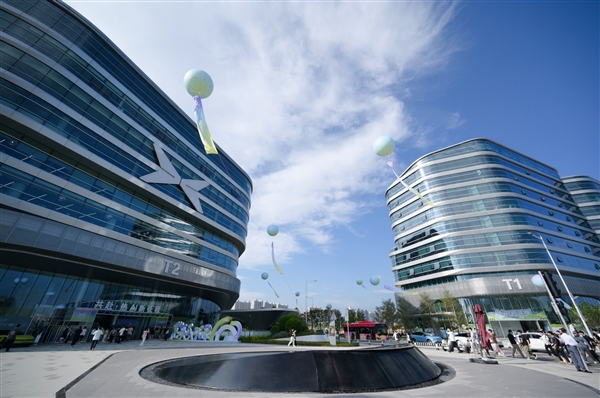 小鹏汽车乔迁广州新总部:有8万平公园+2万平餐厅