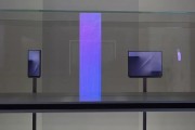 全球首款内折三折叠手机:三星展示 Galaxy Z TriFold