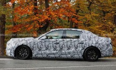 奔驰 E 级纯电版曝光：回归传统设计，续航有望破 800 公里